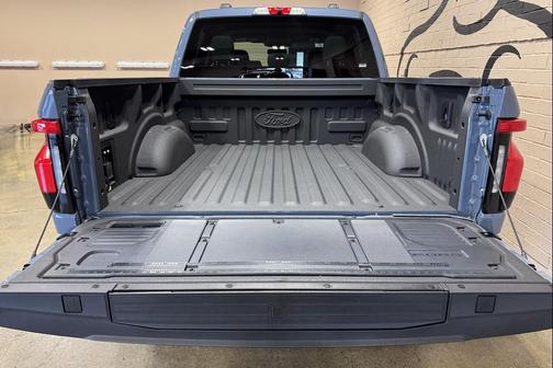 2023 Ford F-150 Lightning XLT