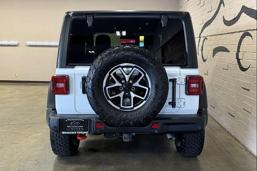 Bright White Clearcoat 2025 Jeep Wrangler Rubicon