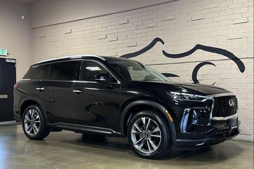Mineral Black 2024 INFINITI QX60 Luxe