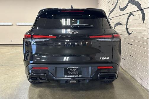 Mineral Black 2024 INFINITI QX60 Luxe