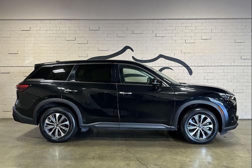 Mineral Black 2024 INFINITI QX60 Pure