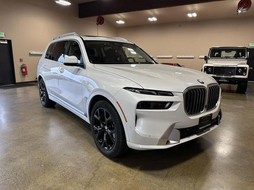 2025 BMW X7 xDrive40i