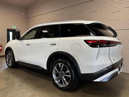 2022 INFINITI QX60 Luxe