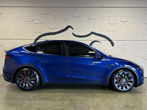2024 Tesla Model Y Performance Dual Motor All-Wheel Drive