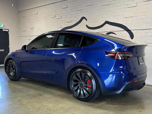 2024 Tesla Model Y Performance Dual Motor All-Wheel Drive