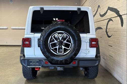 Bright White Clearcoat 2025 Jeep Wrangler Rubicon