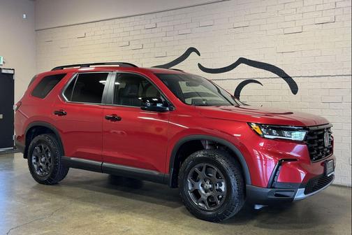 Radiant Red Metallic II 2025 Honda Pilot TrailSport