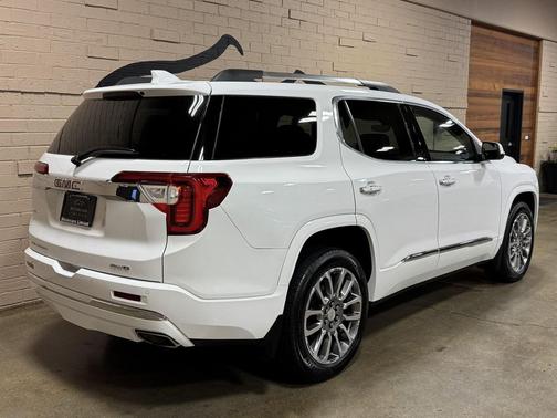 2022 GMC Acadia Denali