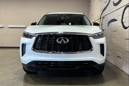 Majestic White 2024 INFINITI QX60 Luxe