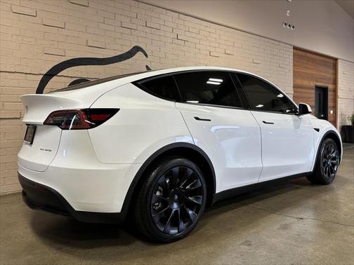 2024 Tesla Model Y Long Range Dual Motor All-Wheel Drive