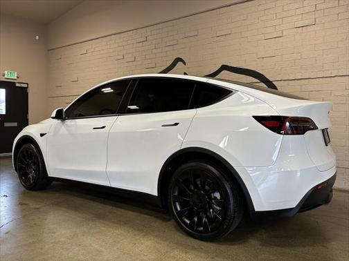 2024 Tesla Model Y Long Range Dual Motor All-Wheel Drive