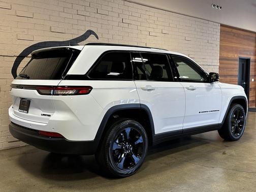 2023 Jeep Grand Cherokee Limited X