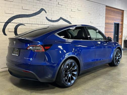 2024 Tesla Model Y Long Range Dual Motor All-Wheel Drive