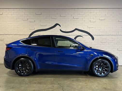 2024 Tesla Model Y Long Range Dual Motor All-Wheel Drive