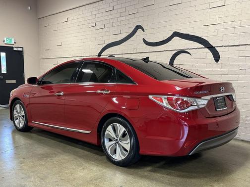 2015 Hyundai SONATA Hybrid Limited