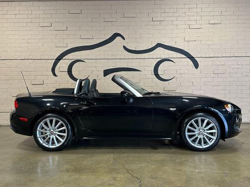 Nero Cinema Jet Black 2017 FIAT 124 Spider Base