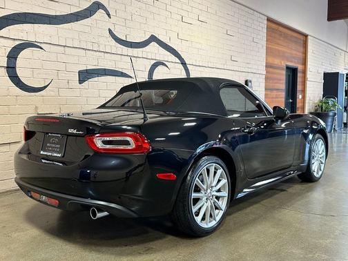 Nero Cinema Jet Black 2017 FIAT 124 Spider Base