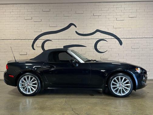 Nero Cinema Jet Black 2017 FIAT 124 Spider Base