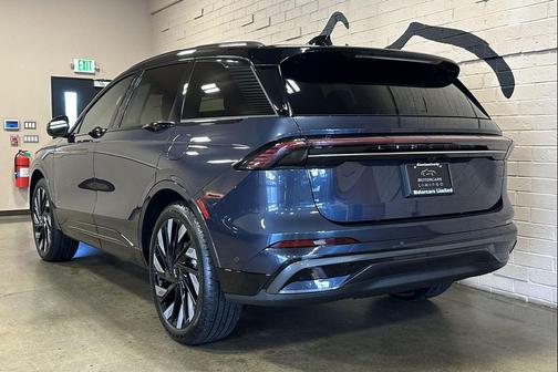 2024 Lincoln Nautilus Reserve