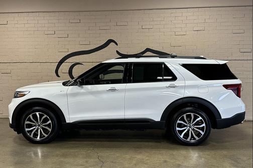 2024 Ford Explorer ST-Line