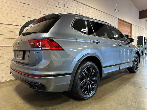 2022 Volkswagen Tiguan 2.0T SE R-Line Black 4MOTION