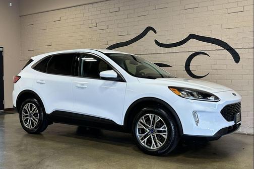 Oxford White 2022 Ford Escape SEL