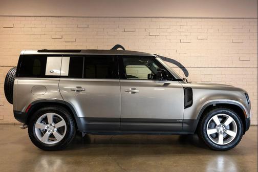 2024 Land Rover Defender 110 P500 SE