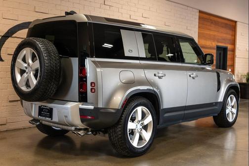 2024 Land Rover Defender 110 P500 SE