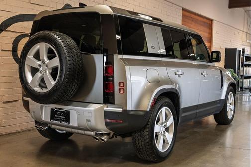 2024 Land Rover Defender 110 P500 SE