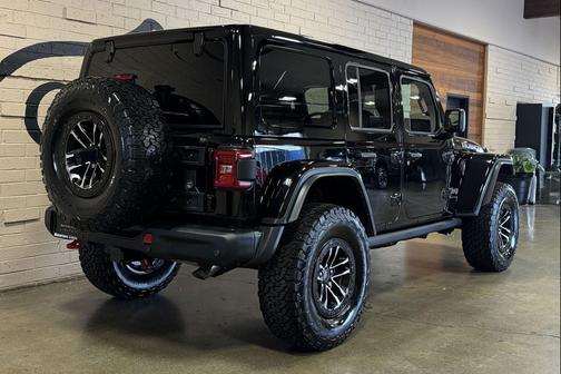 Black Clearcoat 2024 Jeep Wrangler Rubicon