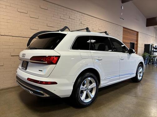 2023 Audi Q7 45 Premium Plus