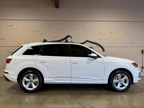 2023 Audi Q7 45 Premium Plus