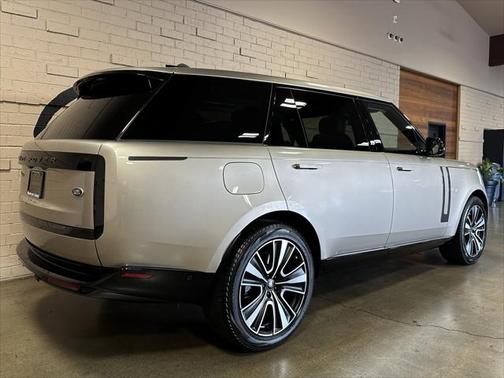 2023 Land Rover Range Rover P530 SE