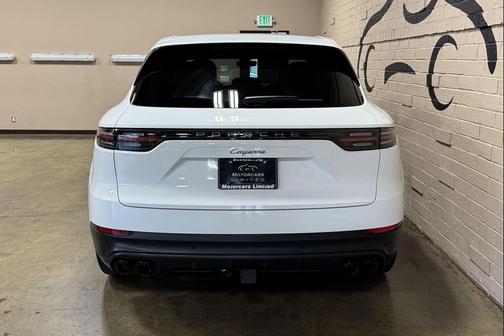 2023 Porsche Cayenne Platinum Edition