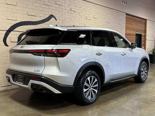 2023 INFINITI QX60 Pure