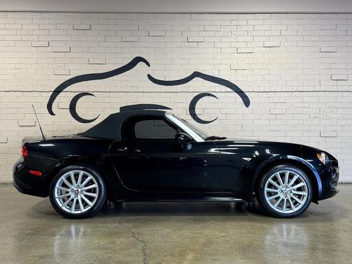 2017 FIAT 124 Spider Base
