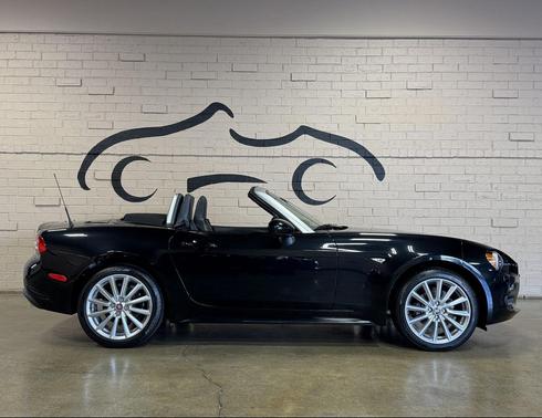 2017 FIAT 124 Spider Base