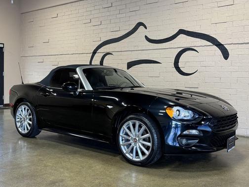 2017 FIAT 124 Spider Base