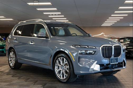 2025 BMW X7 xDrive40i