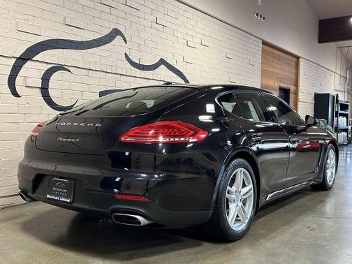 2015 Porsche Panamera 4