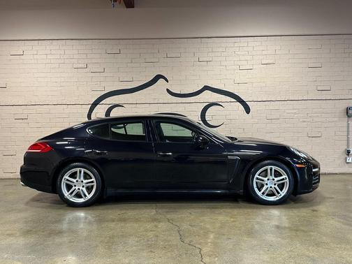 2015 Porsche Panamera 4