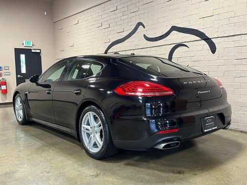 2015 Porsche Panamera 4