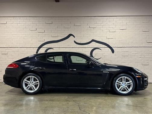 2015 Porsche Panamera 4