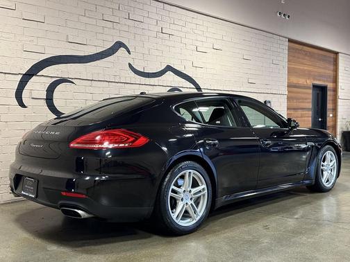 2015 Porsche Panamera 4