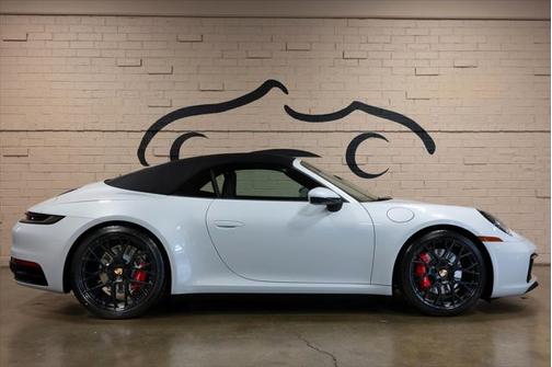 2024 Porsche 911 Carrera 4S Cabriolet