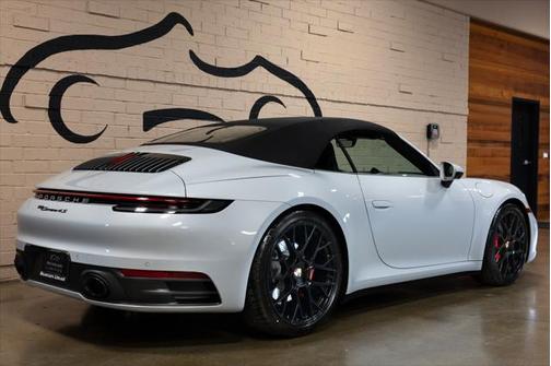 2024 Porsche 911 Carrera 4S Cabriolet