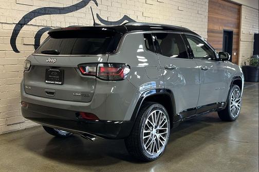 Sting-Gray Clearcoat 2022 Jeep Compass Limited