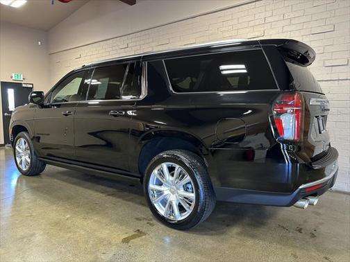 2023 Chevrolet Suburban 4WD High Country