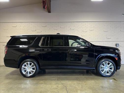 2023 Chevrolet Suburban 4WD High Country