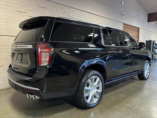 2023 Chevrolet Suburban 4WD High Country